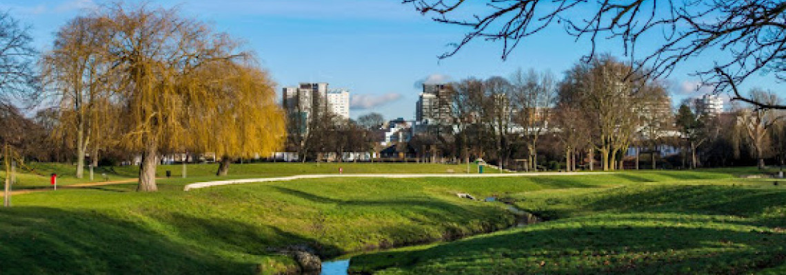 Croydon and the Artistry of Ceramics and Marble in Home Decor