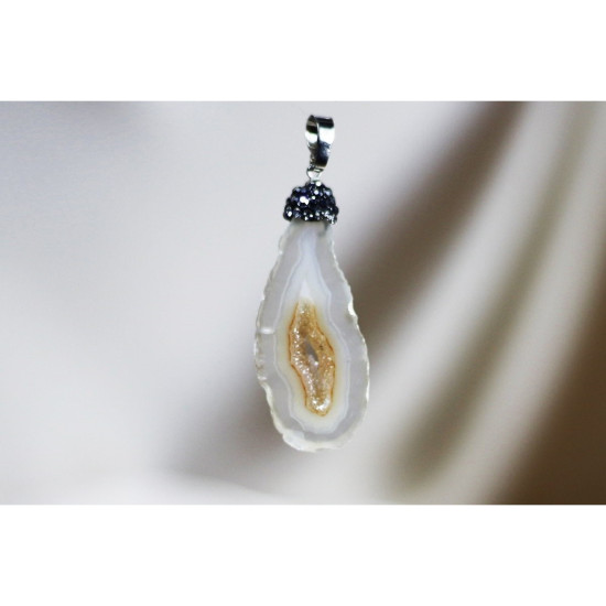 Calcite Agate Pendant / Unprocessed Natural Stone Pendant