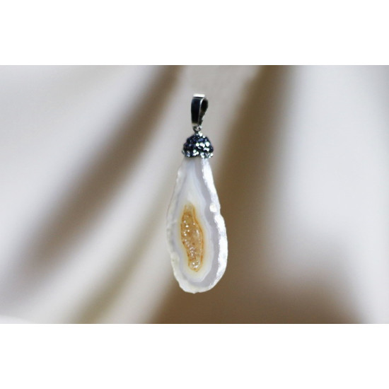 Calcite Agate Pendant / Unprocessed Natural Stone Pendant